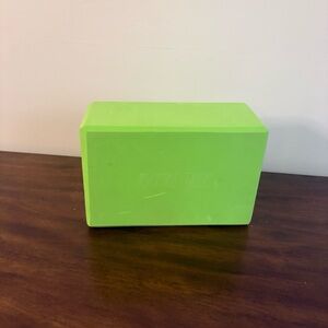 Free Spirit Big Thick Yoga Block 3.5” X 6 X 9” Bright Green Preowned